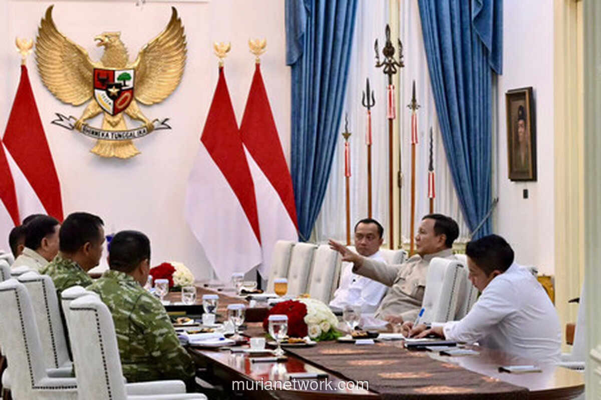 Prabowo Terima Laporan TNI soal Pembangunan Jembatan Desa hingga Bakti Sosial HUT RI