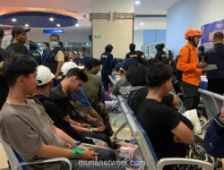 Ratusan Penumpang KM Mutiara Sentosa 2 Tiba di Surabaya Usai Dievakuasi