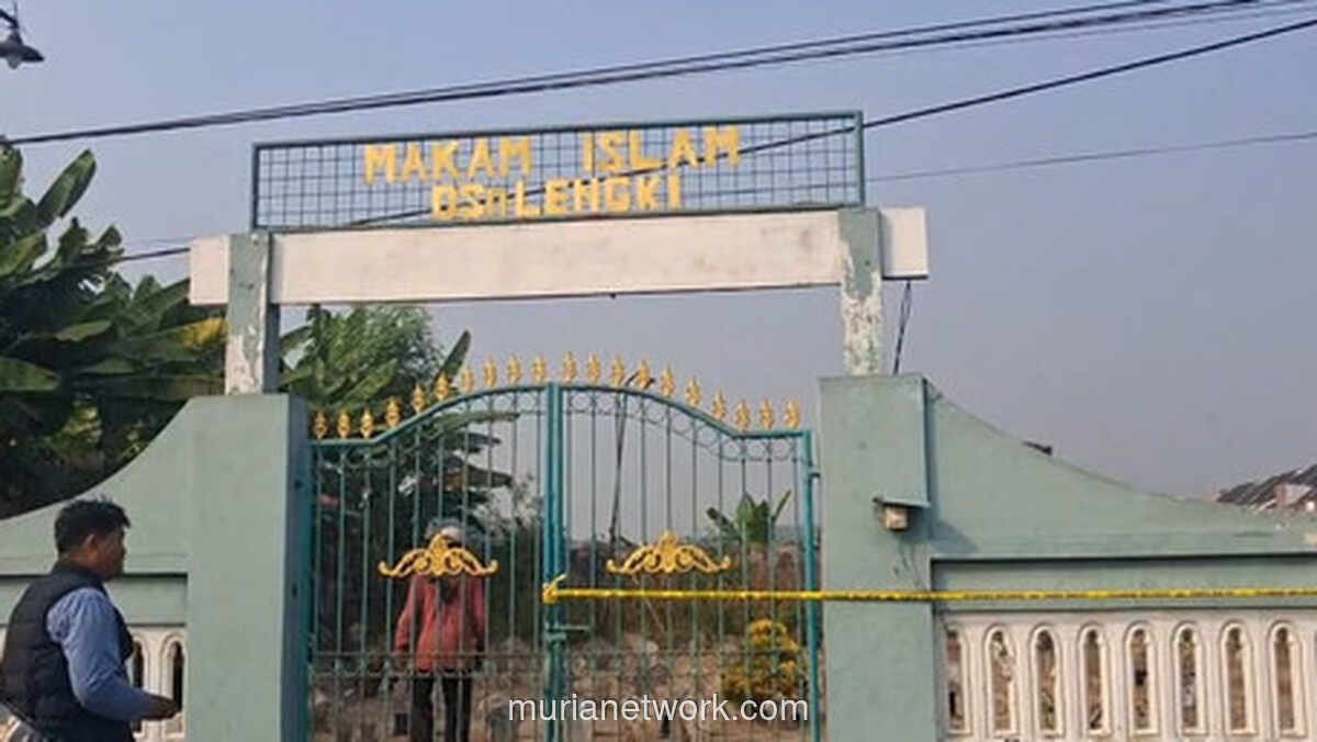 Kejari Kota Mojokerto Hormati Ekshumasi Makam Mantan Pegawai