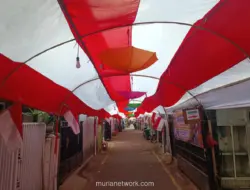 Warga Bandung Bangun Terowongan Bendera 72 Meter Sambut HUT ke-81 RI