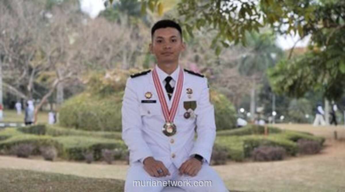 Dua Kali Gagal, Ramdhan Akhirnya Lulusan Terbaik IPDN dan Dilantik Presiden