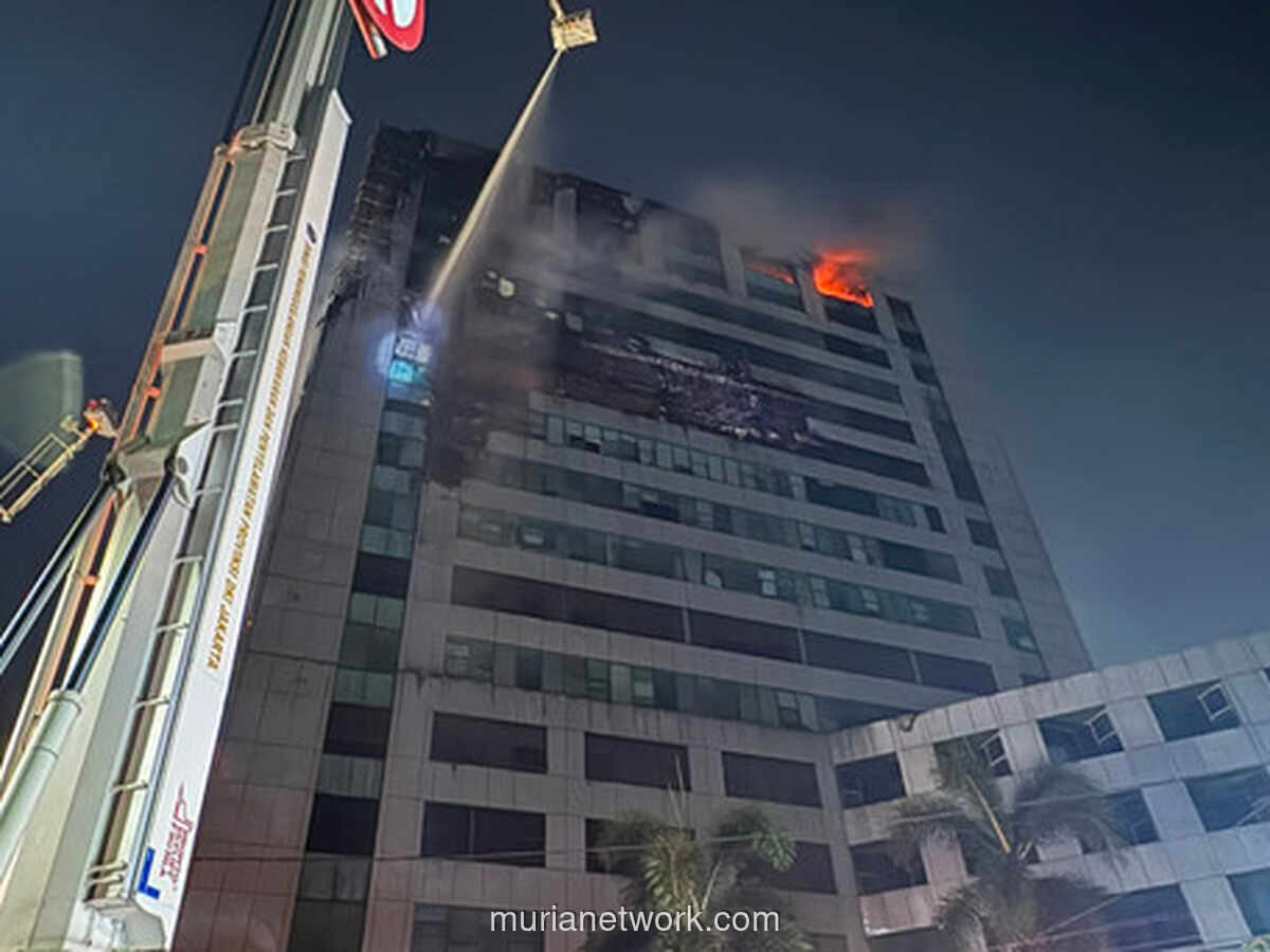 Kebakaran Melanda Gedung Bapenda DKI Jakarta, Jalan Abdul Muis Ditutup