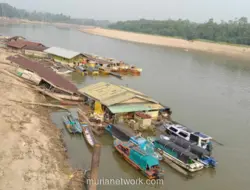 Sungai Mahakam Menyusut, Hamparan Pasir Muncul dan Jalur Transportasi Terganggu