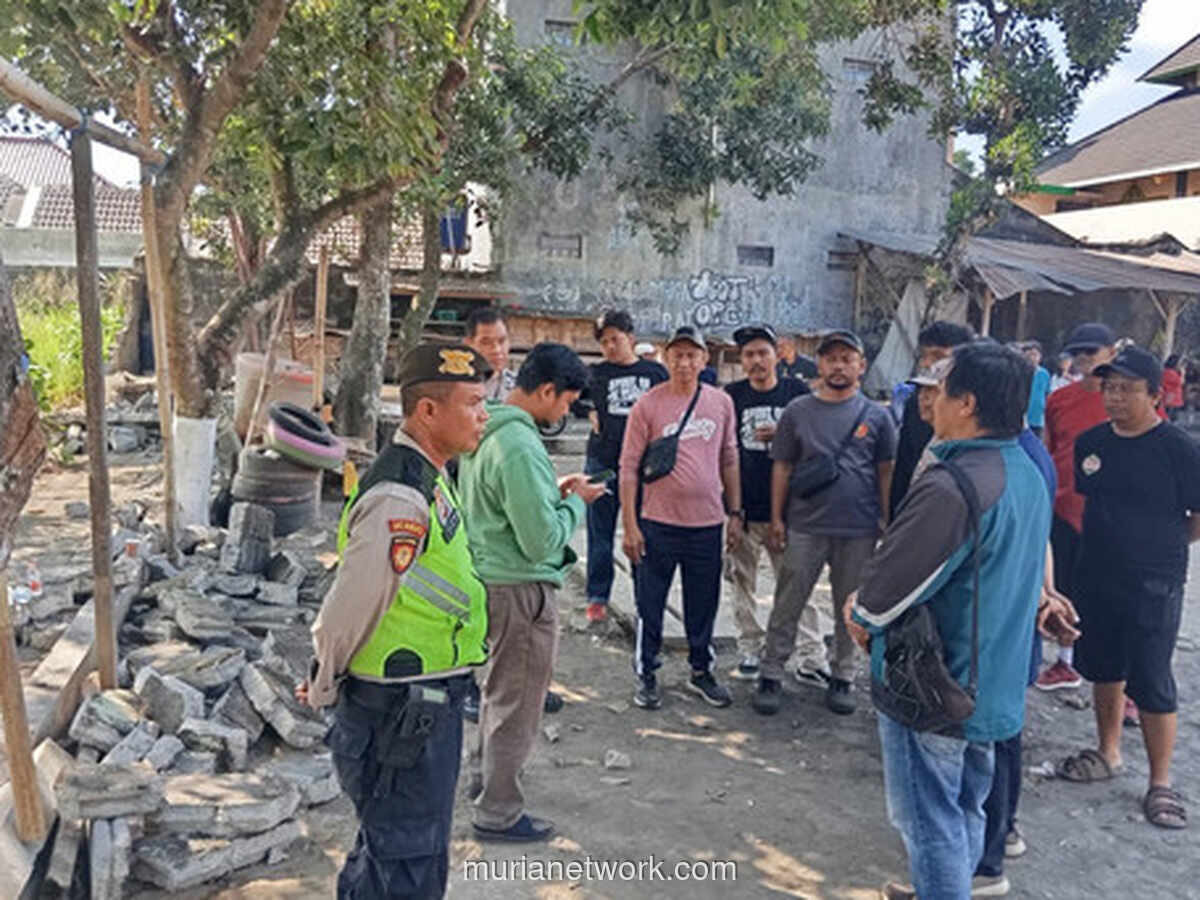 Tembok Pagar SDN Minomartani 2 Roboh, 10 Warga Terluka
