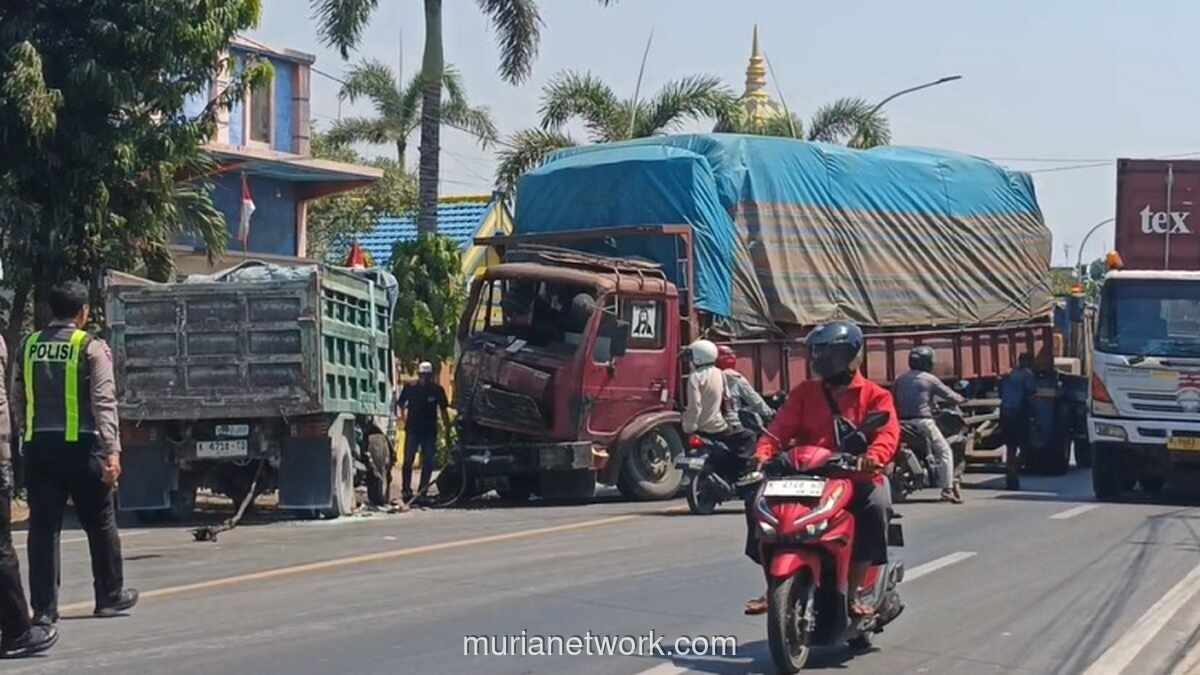 Kecelakaan Beruntun di Pantura Tuban: Truk Fuso Oleng, Sopir Pikap Terjepit