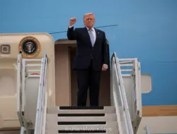 Ancaman Iran, Trump Diam-diam Pindah Pesawat Saat di Turki