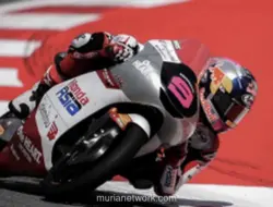 Veda Ega Pratama Manfaatkan Insiden Rival untuk Pangkas Jarak di Klasemen Rookie Moto3