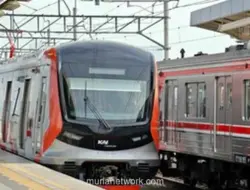 Kaca Pintu KRL Retak Diduga Kena Lemparan Batu, KAI Usut