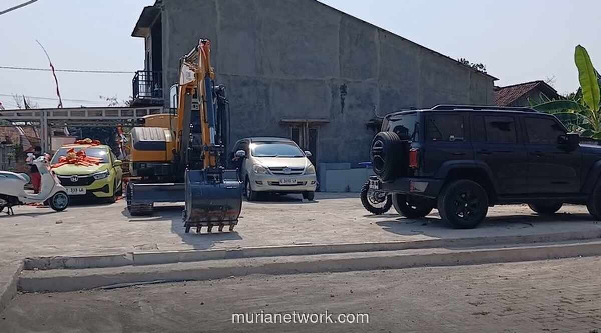 Mahar Ekskavator dan Mobil Mewah Mewarnai Pernikahan di Grobogan