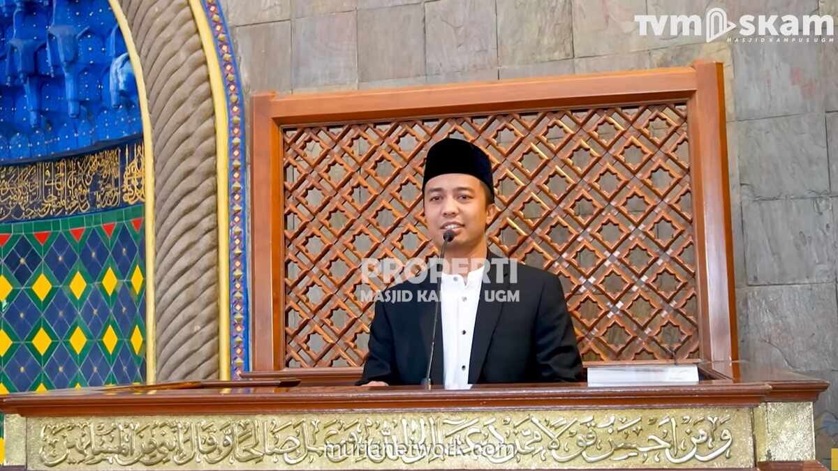 Kritikus MBG Media Wahyudi Askar Jadi Khatib Jumat di Masjid Kampus UGM