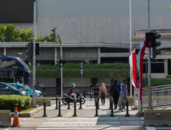 Pramono Anung Apresiasi Pramusapa Transjakarta Bantu Penumpang Disabilitas