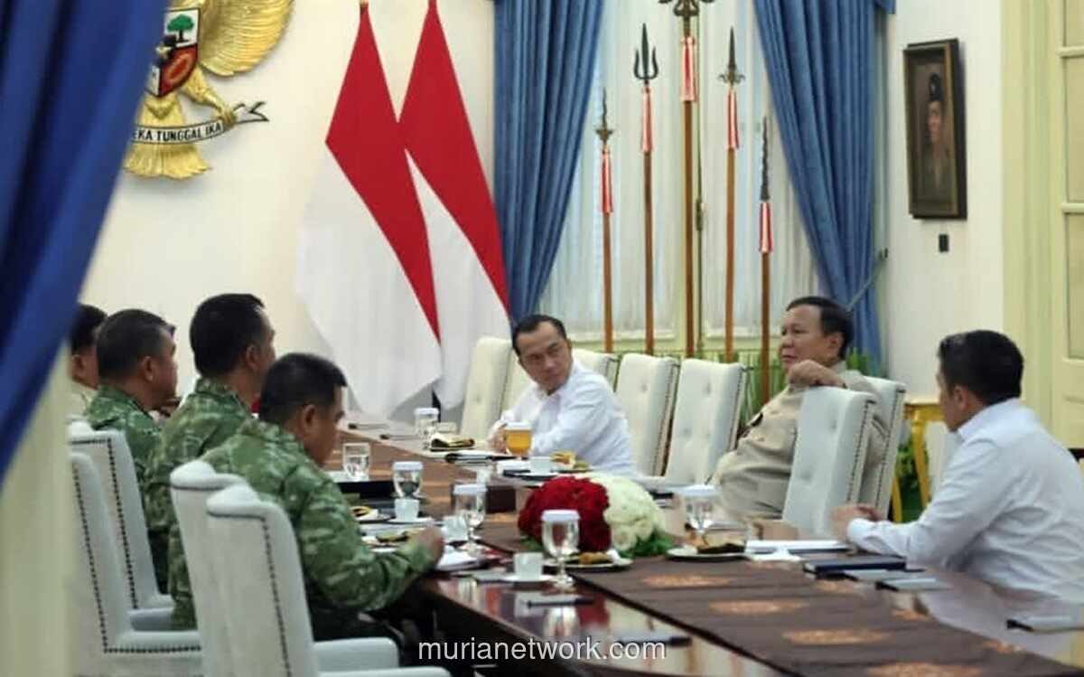 Prabowo Terima Wakil Panglima dan Empat Kepala Staf TNI di Istana