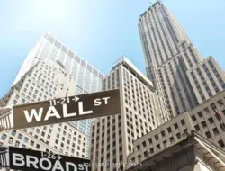 Wall Street Bervariasi, Investor Cermati Peluang Pembukaan Kembali Selat Hormuz