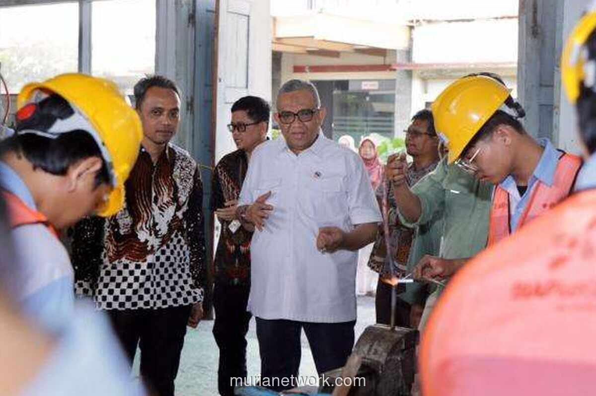 Wamenaker: Peluang Kerja di Luar Negeri Masih Terbuka Lebar, Kuasai Bahasa Asing